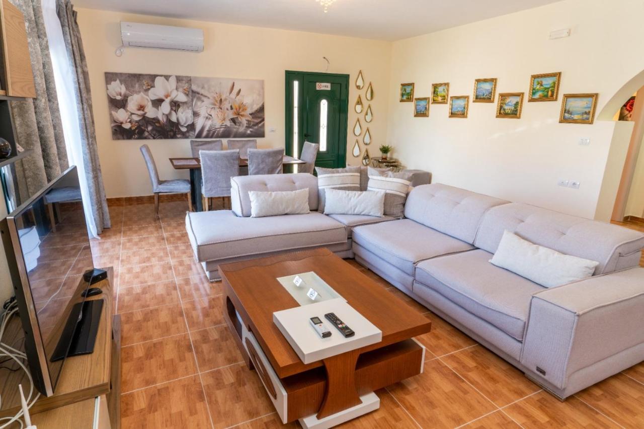 Villaer Xhorxhi Ksamil